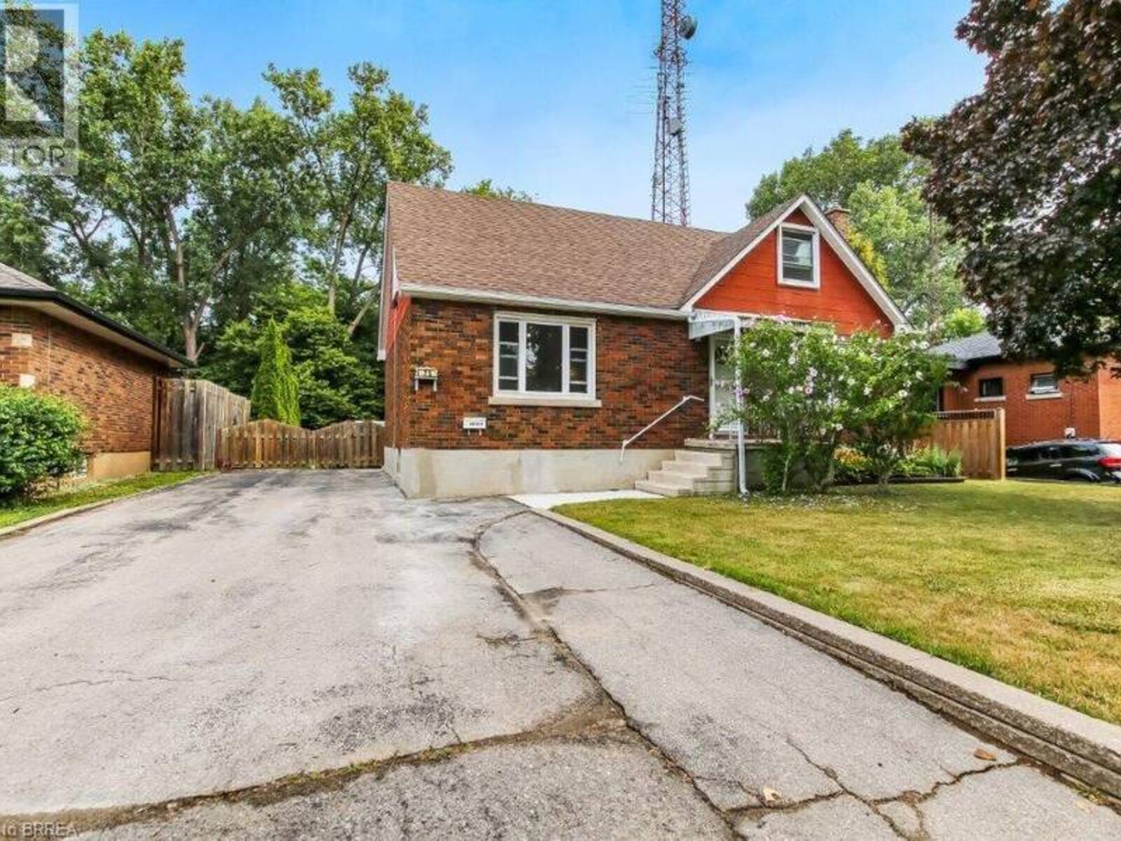 25 HENRY Street, Brantford, Ontario N3R 1Z9