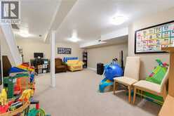 9 ONSLOW Court | Oakville Ontario | Slide Image Sixteen