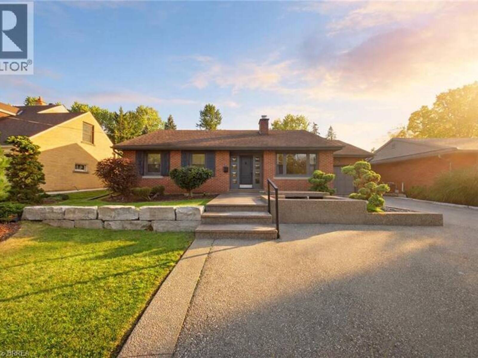 16 HIRAM Road, Paris, Ontario N3L 2P8