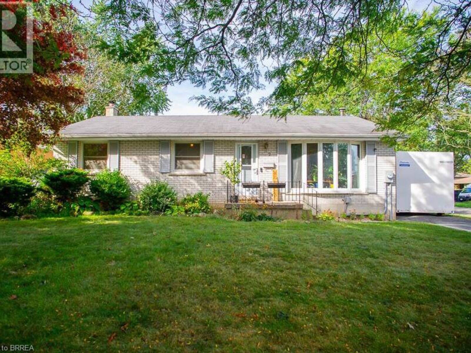 2 MORNING DEW Drive, Brantford, Ontario N3R 3P2