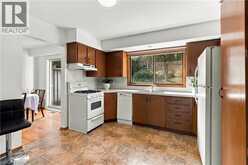 22 APPLEWOOD Crescent | Guelph Ontario | Slide Image Nine