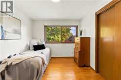 22 APPLEWOOD Crescent | Guelph Ontario | Slide Image Fifteen
