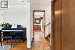 22 APPLEWOOD Crescent | Guelph Ontario | Slide Image Three