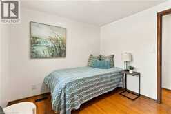 22 APPLEWOOD Crescent | Guelph Ontario | Slide Image Thirteen