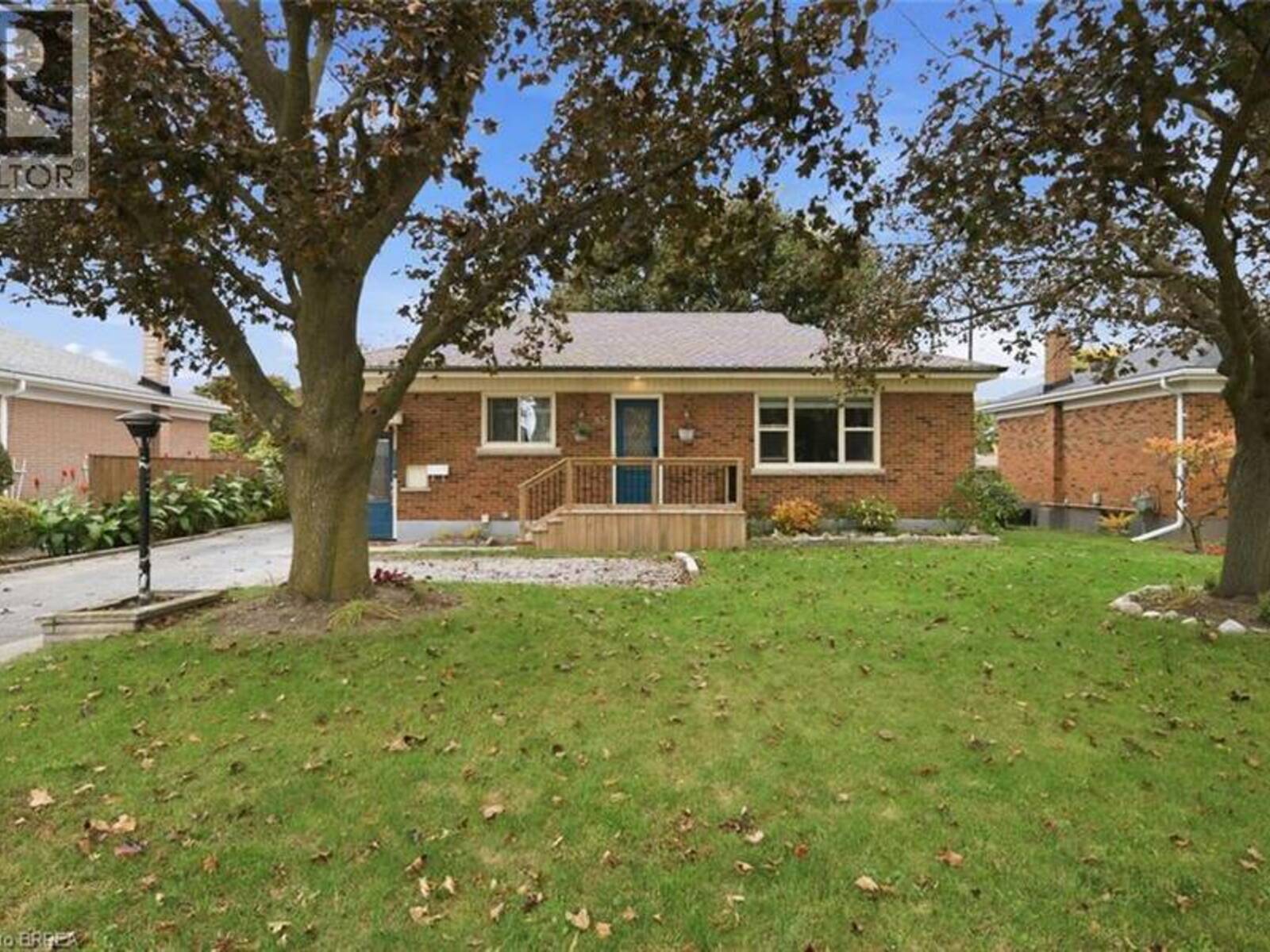 83 FAIRVIEW Drive, Brantford, Ontario N3R 2W8