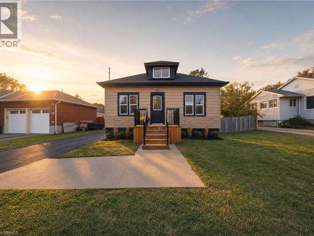 24 PARK Road N Brantford Ontario, N3S 6T2 - 4 Bedrooms Home For Sale