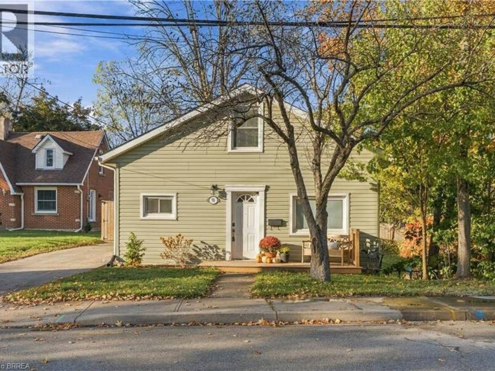 98 DUNDAS Street W, Paris, Ontario N3L 1G7