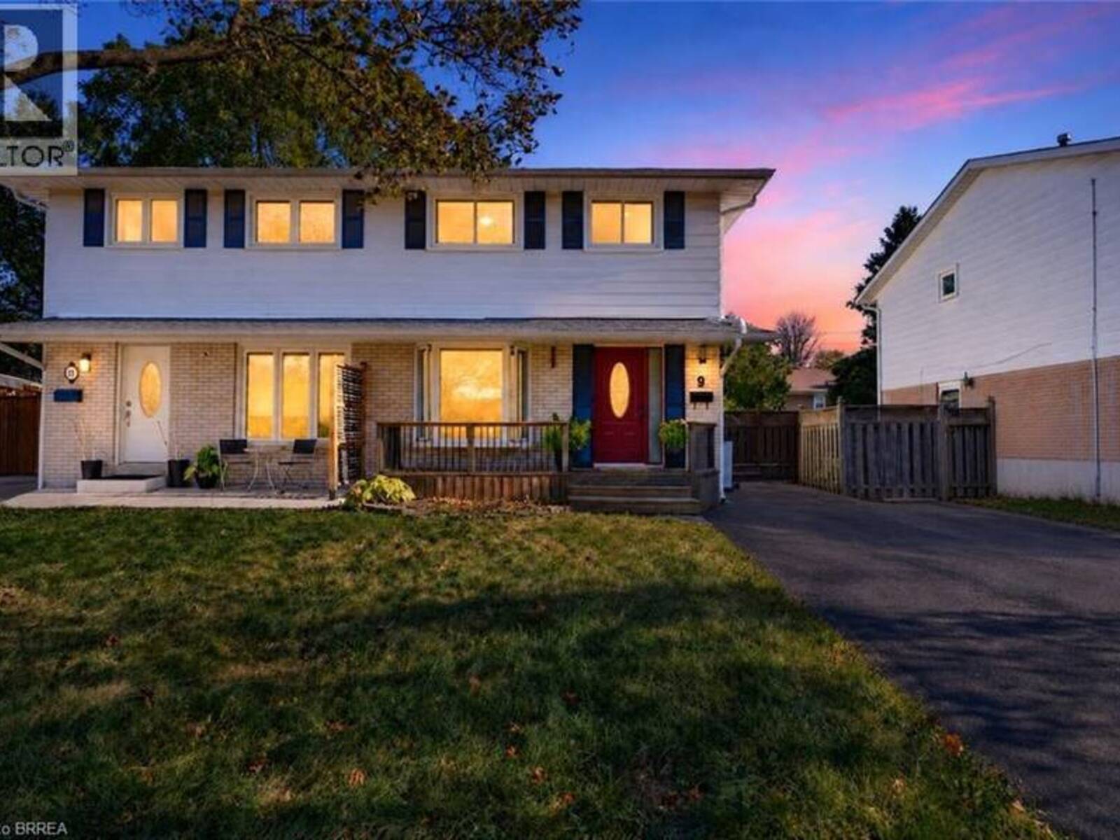 9 ONSLOW Court, Oakville, Ontario L6H 1J1