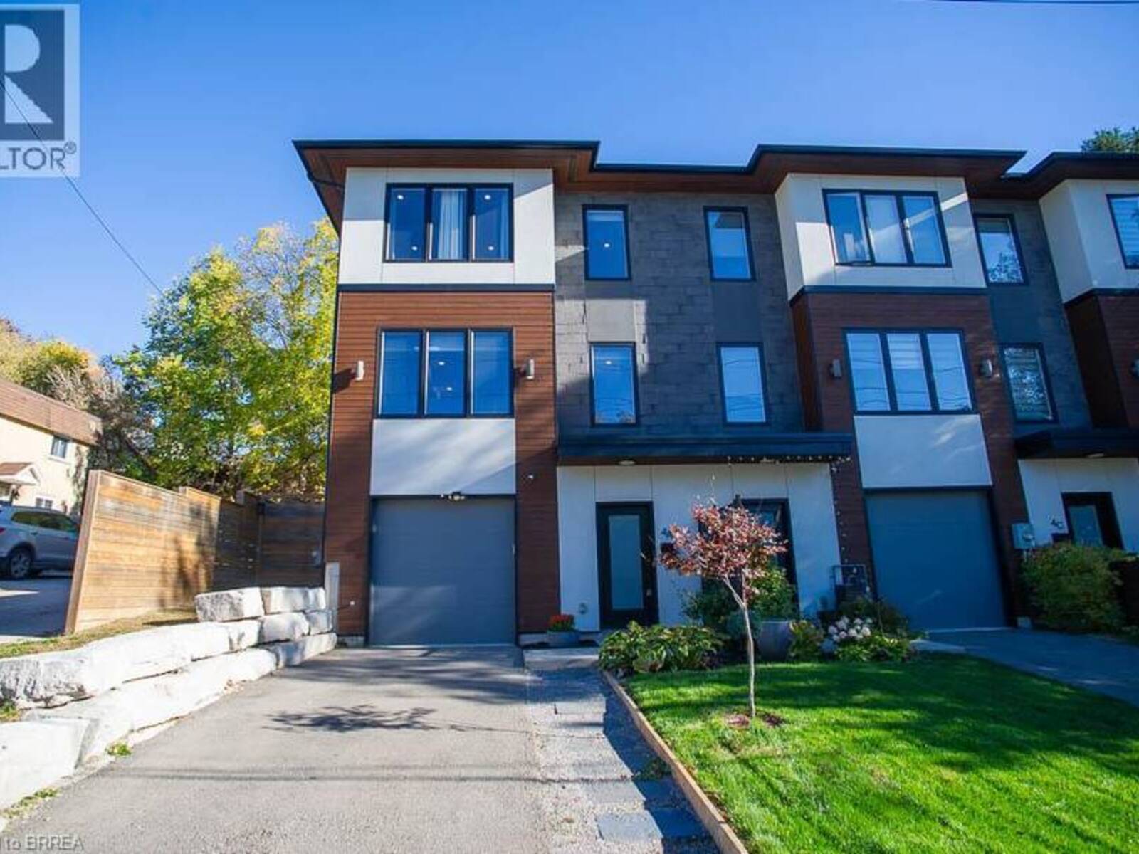4A HARRIS Avenue, Brantford, Ontario N3R 2E9