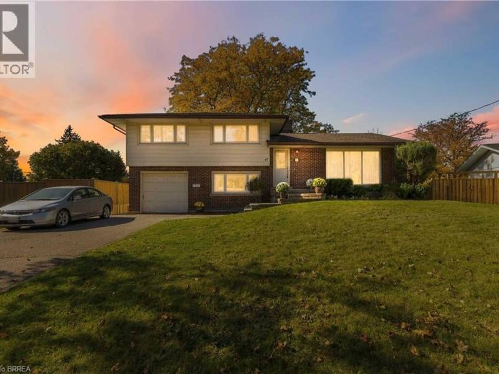 47 EVERGREEN Crescent, Kitchener, Ontario N2M 4J3