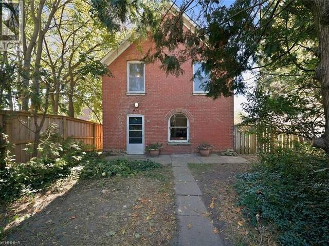 16 1/2 TERRACE HILL Street Brantford Ontario, N3R 1E9 - 3 Bedrooms Home For Sale