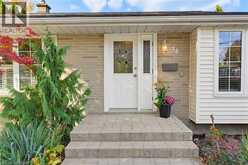 38 VARADI Avenue | Brantford Ontario | Slide Image Three