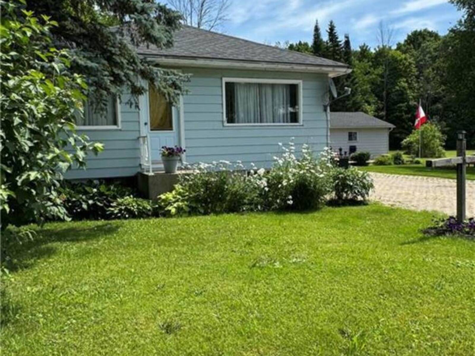 150 SIR JOHNS CRESCENT Highway, Shallow Lake, Ontario N0H 2K0