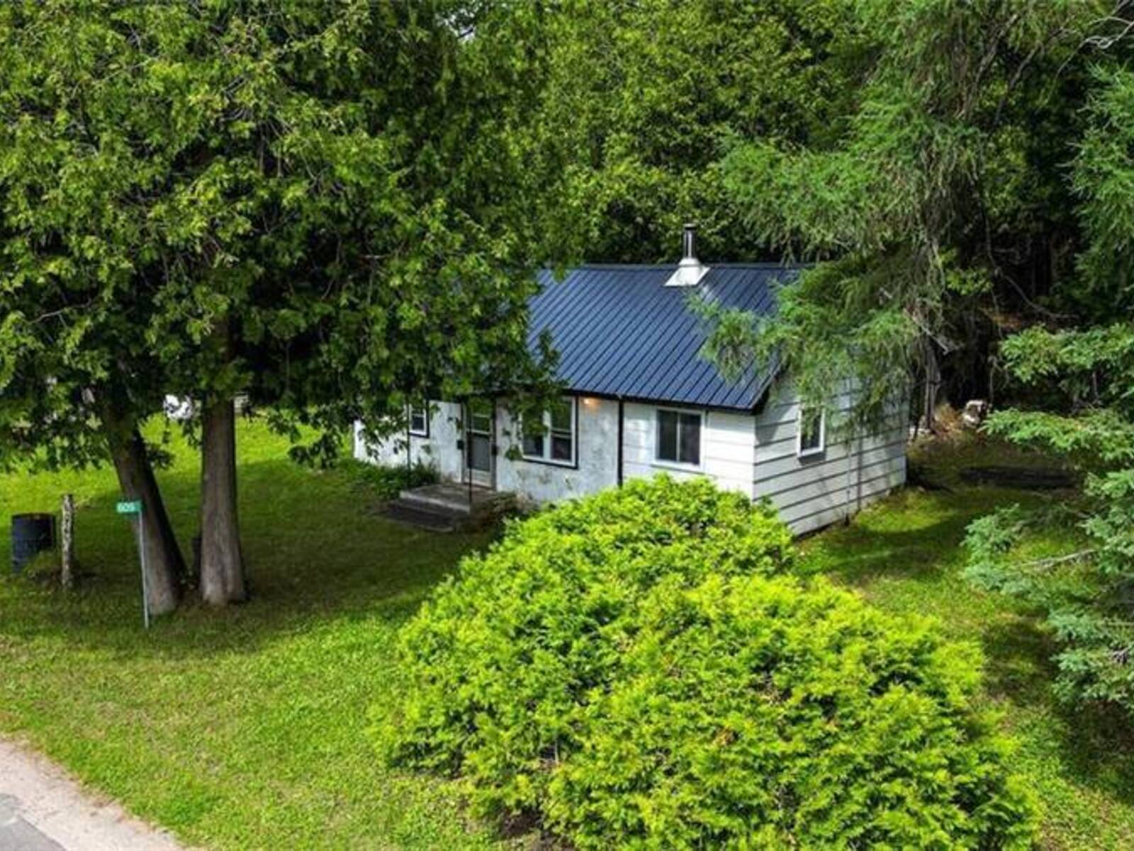 609 STOKES BAY Road, Northern Bruce Peninsula, Ontario N0H 2M0