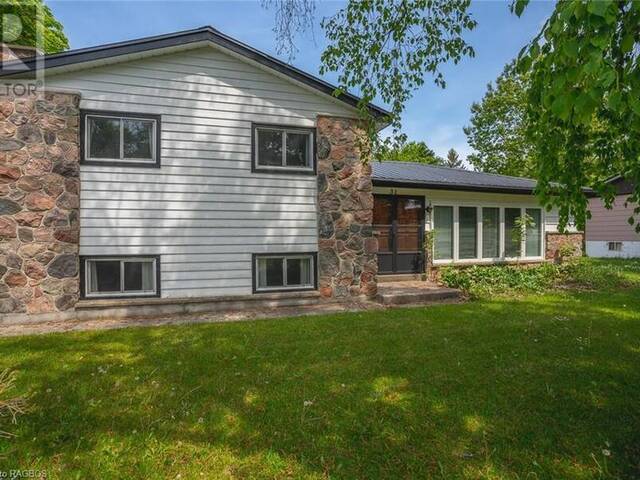 31 POINTVIEW Drive Lions Head Ontario, N0H 1W0