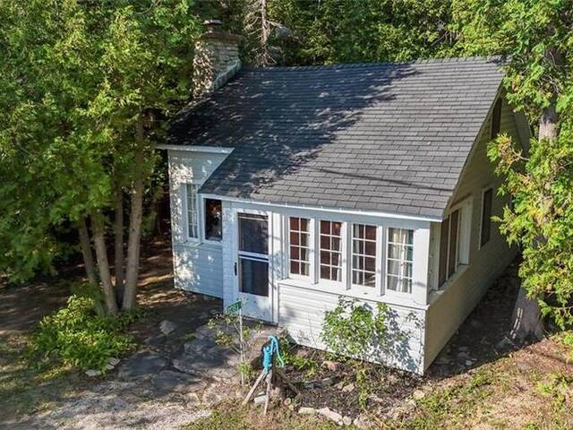 1081 DYERS BAY Road Northern Bruce Peninsula Ontario, N0H 1Z0