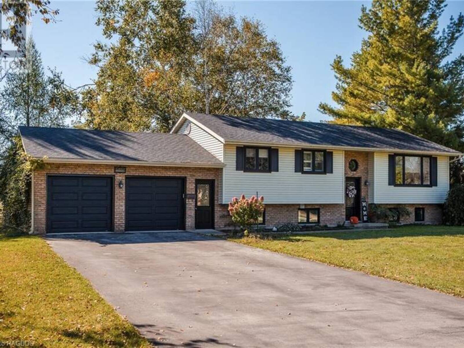 27 THOMAS Street, Allenford, Ontario N0H 1A0