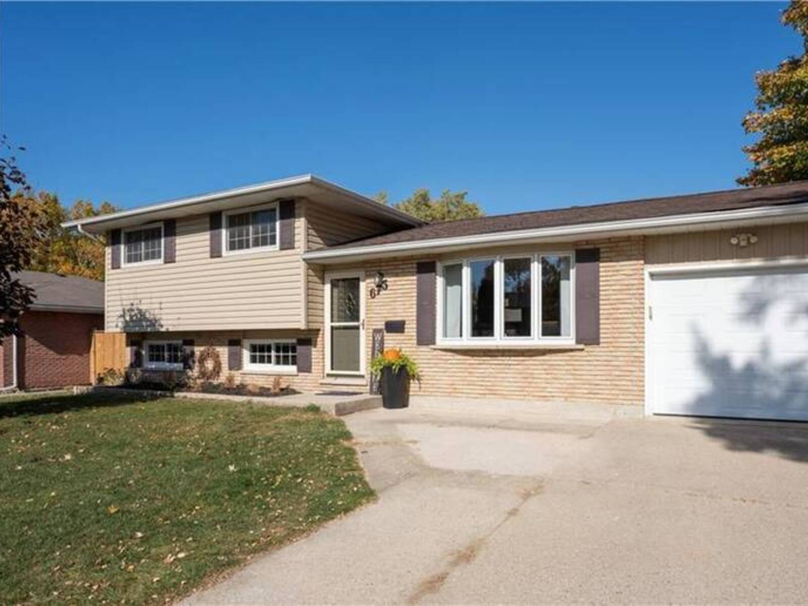 675 ORCHARD Drive, Port Elgin, Ontario N0H 2C3