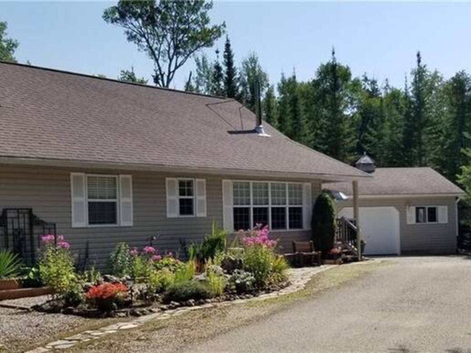 83 LAKEWOOD COUNTRY Lane, Northern Bruce Peninsula, Ontario N0H 1W0