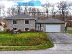 18 WALKER Way Sauble Beach Ontario, N0H 2G0