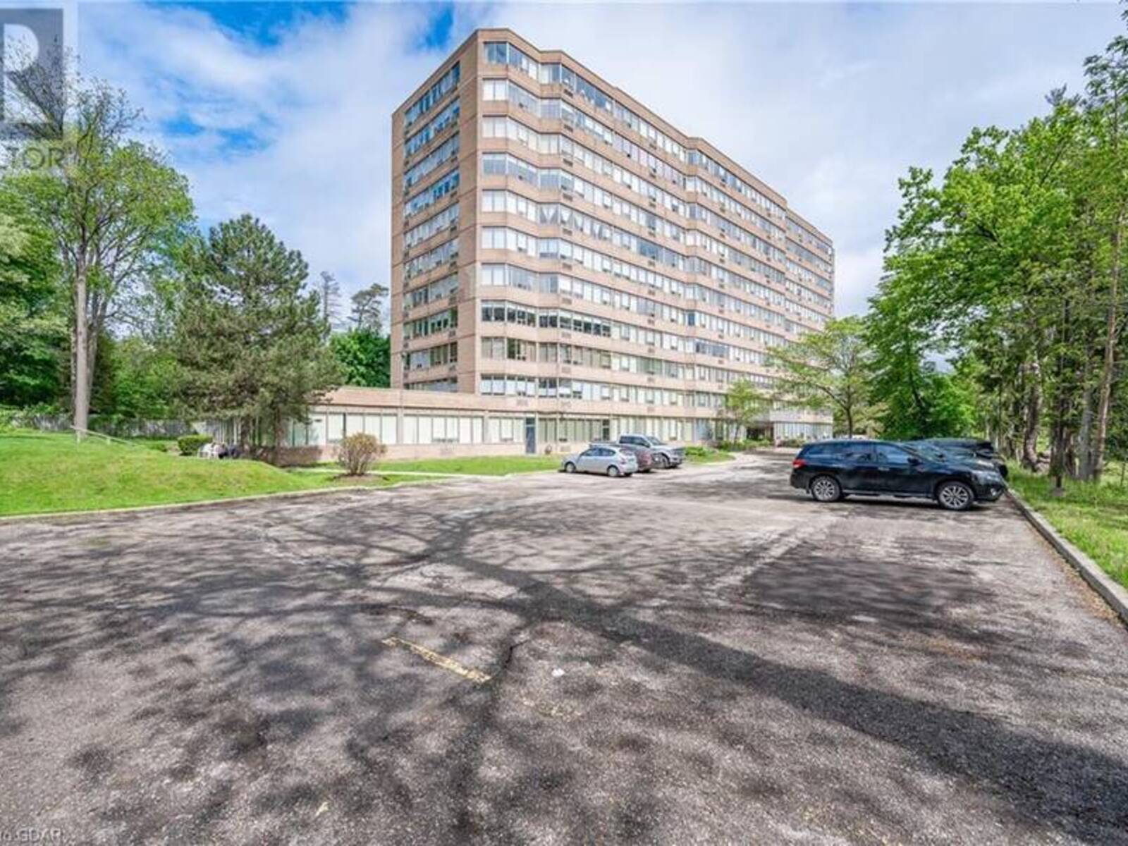 3227 KING Street E Unit# 409, Kitchener, Ontario N2A 3Z9