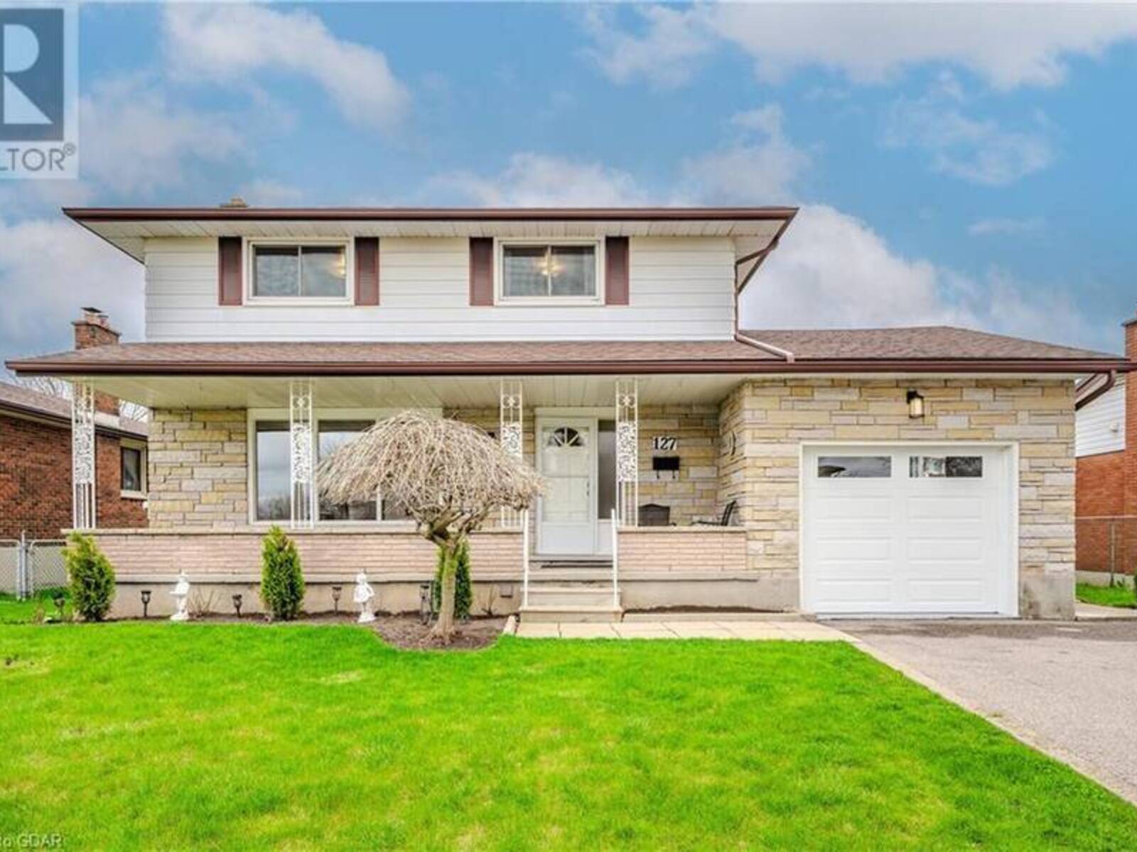 127 APPLEWOOD Crescent, Guelph, Ontario N1H 6B3