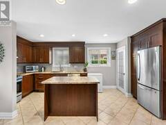 758 ANNAMORE Road Mississauga Ontario, L4Y 2V7