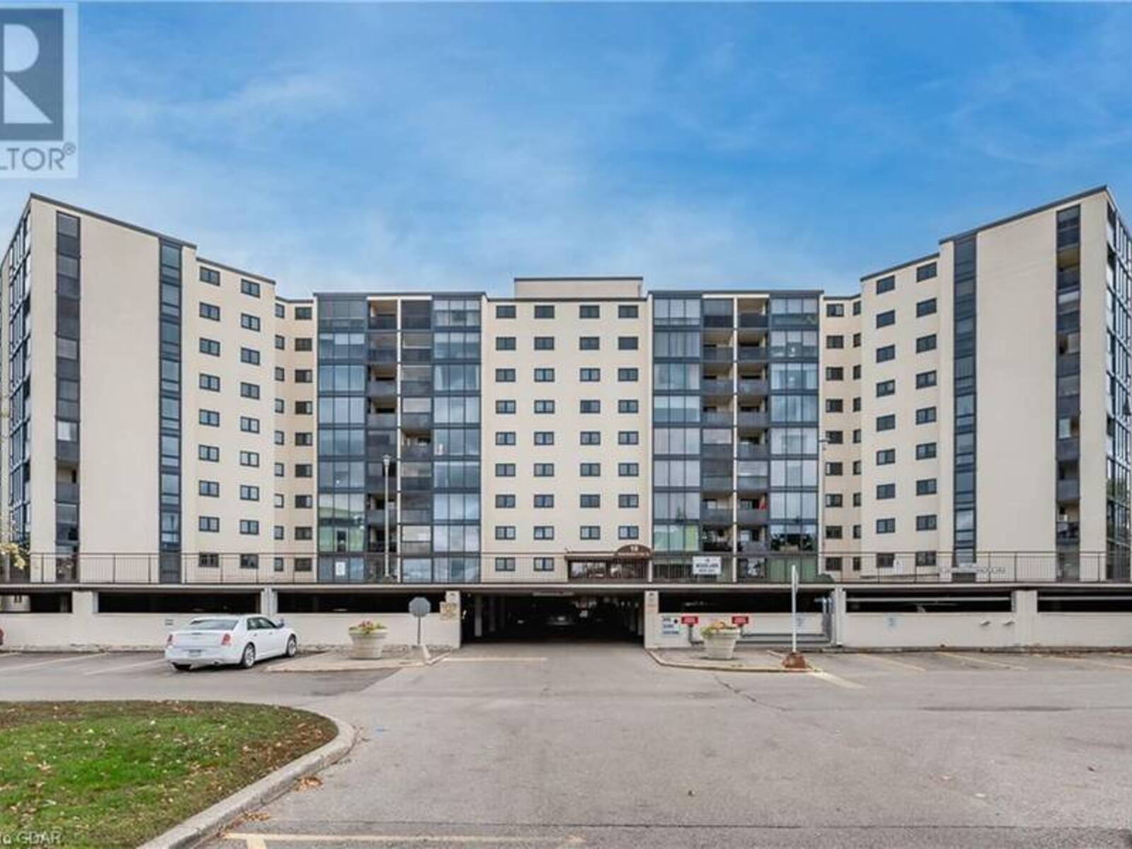 19 WOODLAWN Road E Unit# 816, Guelph, Ontario N1H 7B1