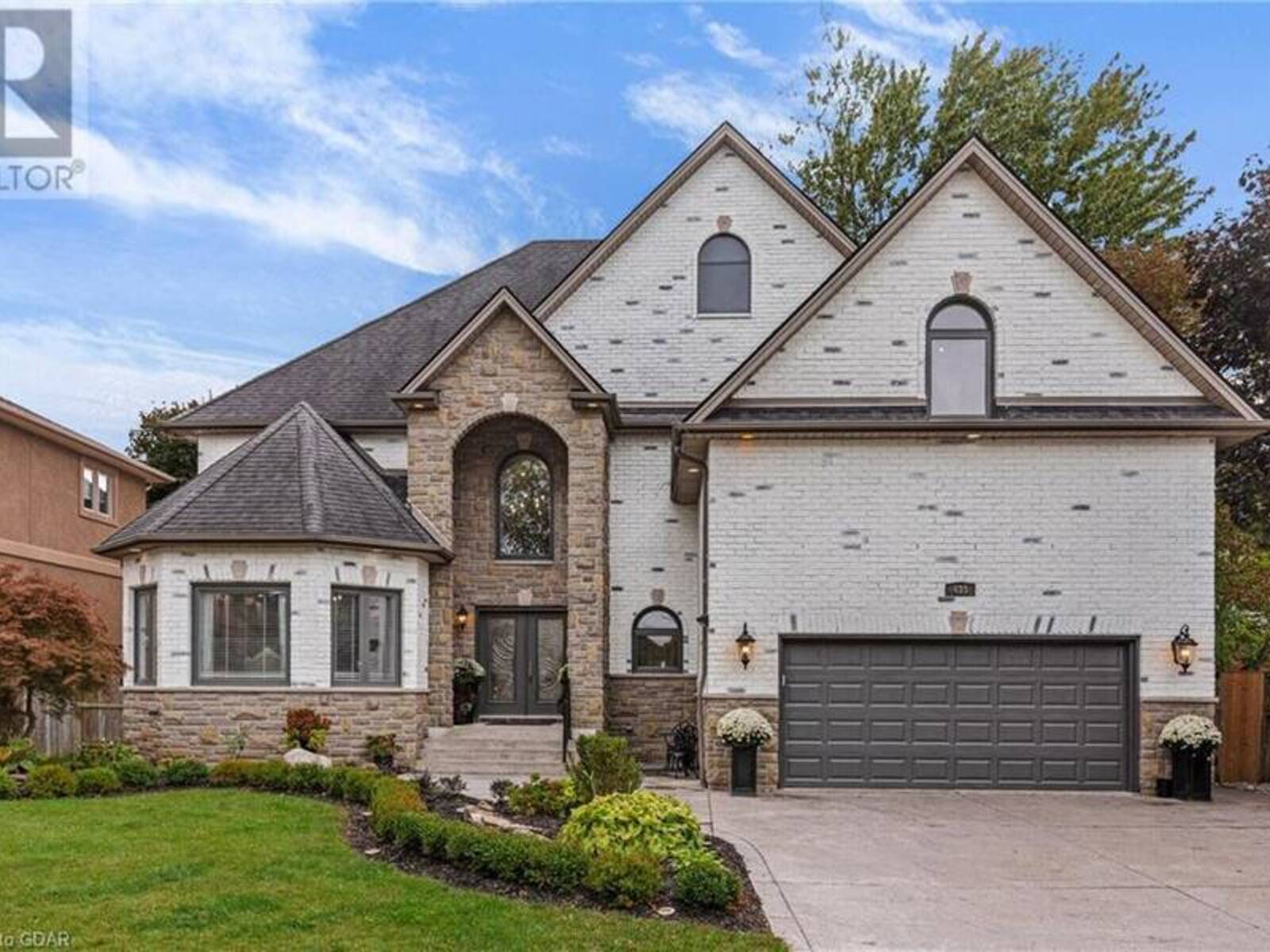 435 COUNTRY CLUB Drive, Windsor, Ontario N9G 3G9