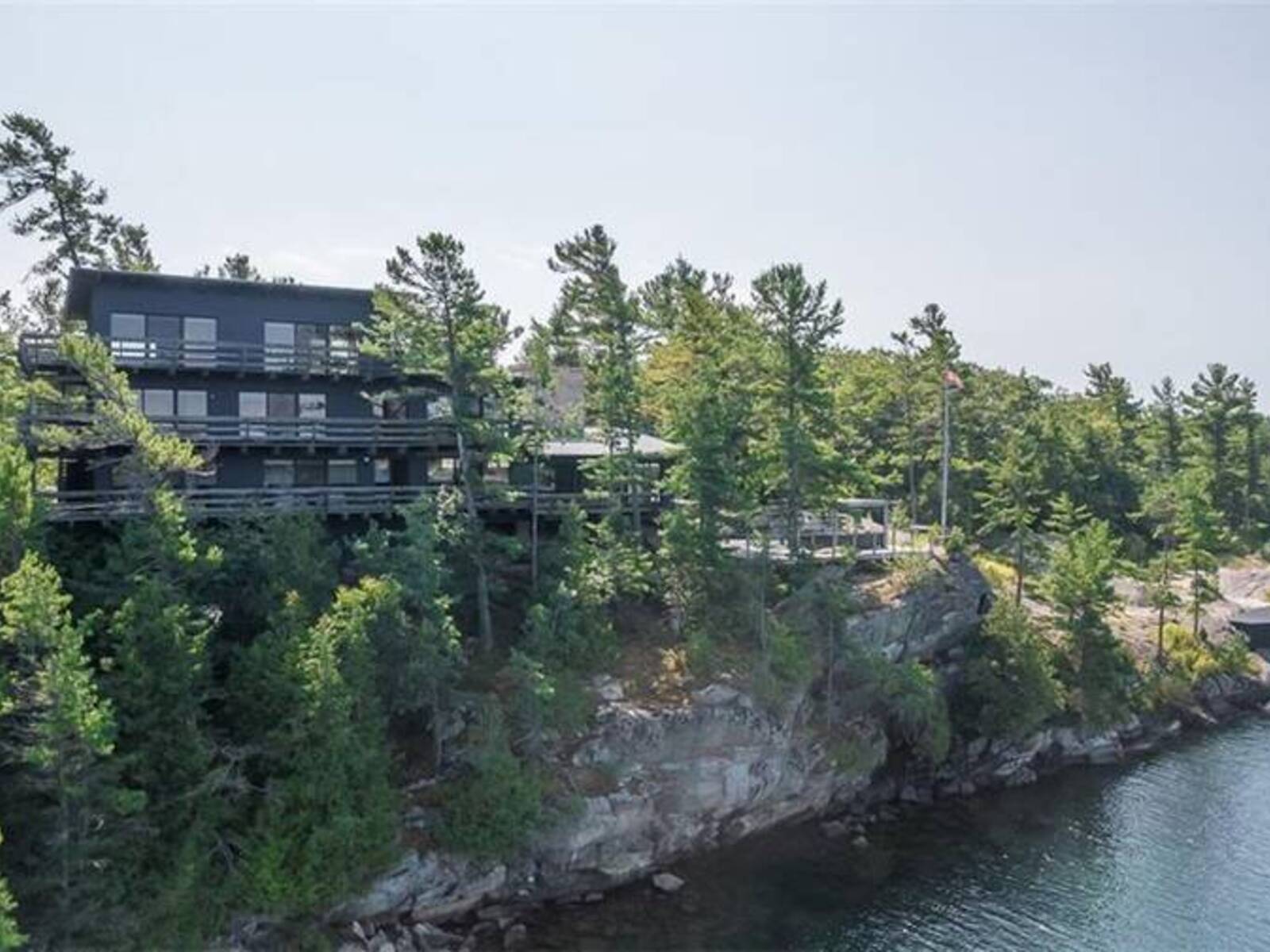 4 B415 BERNYK Island, The Archipelago, Ontario P2A 1T4