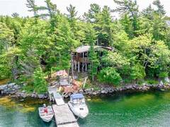 B207-7 WAHSOUNE ISLAND The Archipelago Ontario, P2A 1T4