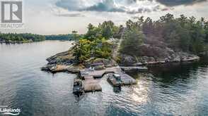 B686-8 DERBYSHIRE ISLAND | The Archipelago Ontario | Slide Image Twenty-seven