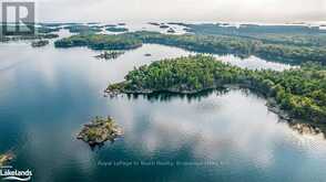 B686-8 DERBYSHIRE ISLAND | The Archipelago Ontario | Slide Image Thirty-two