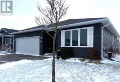 28 HURON HEIGHTS DRIVE | Goderich Ontario | Slide Image One