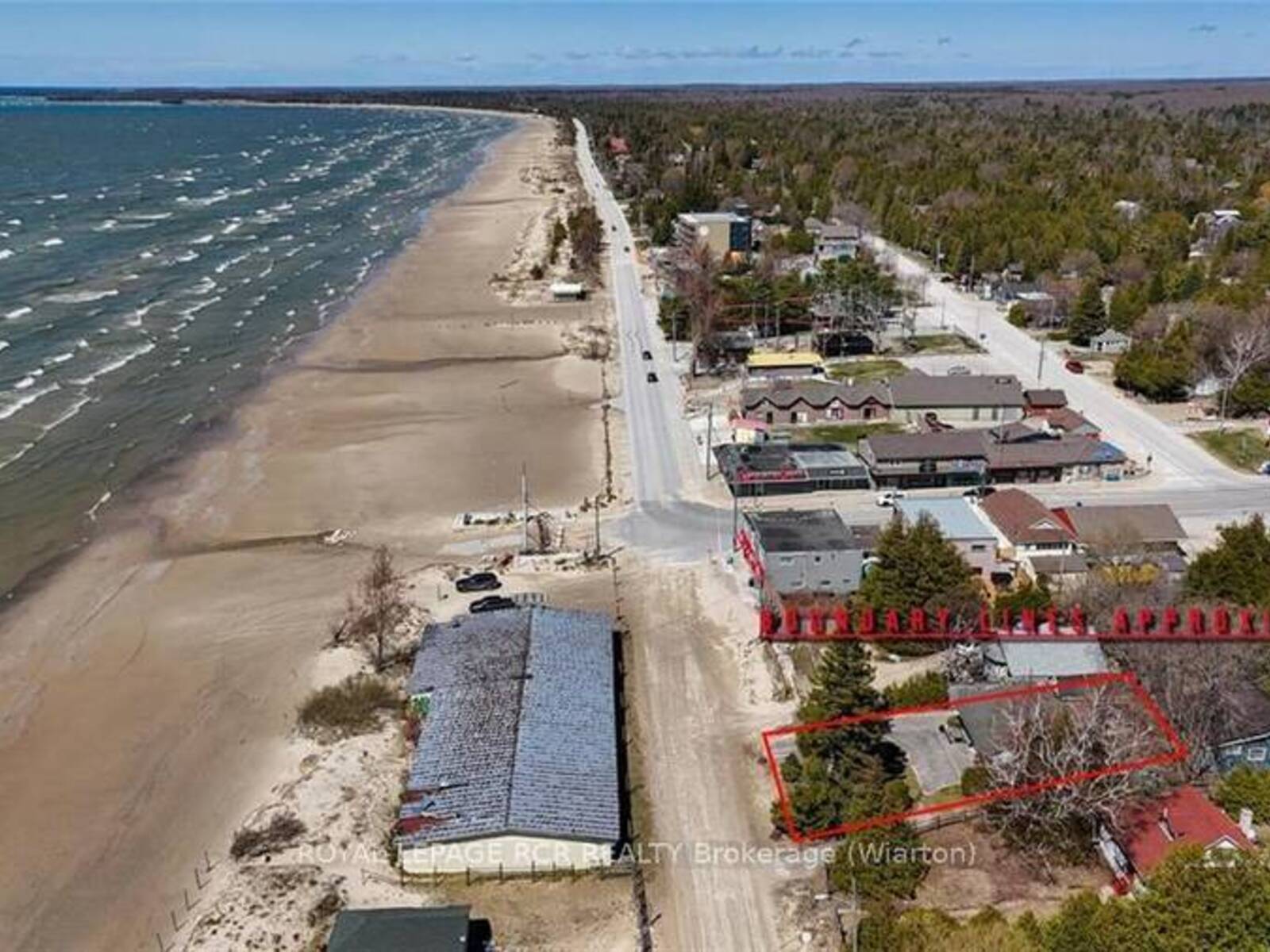 9 LAKESHORE BOULEVARD S, Sauble Beach, Ontario N0H 2G0