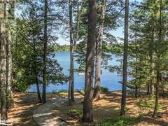 1124 FLANAGAN Trail Gravenhurst Ontario, P0E 1G0