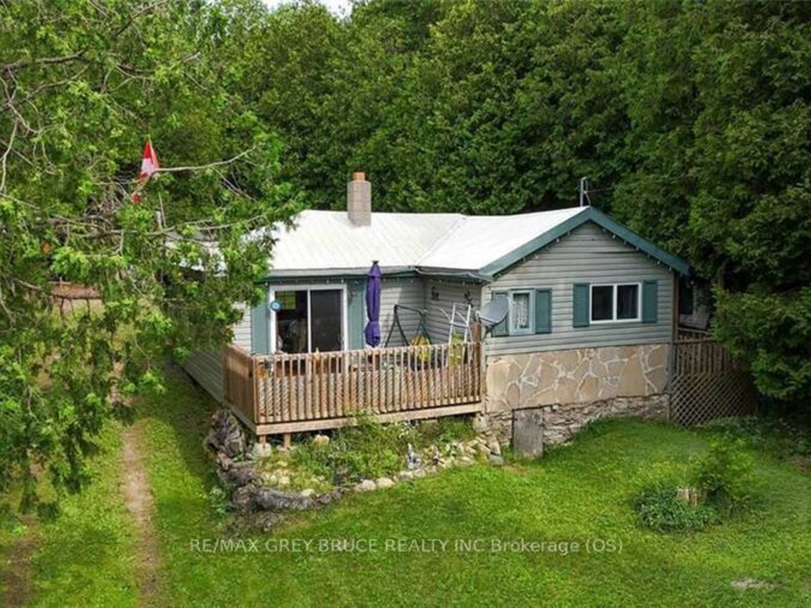 615 STOKES BAY RD, Lion's Head, Ontario N0H 1W0