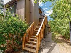 23 DAWSON Drive Unit# 113 Collingwood Ontario, L9Y 5B4