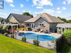 37 GRAYVIEW DRIVE Markdale Ontario, N0C 1H0