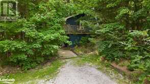 32 PINE RIDGE TRAIL | Oro-Medonte Ontario | Slide Image One