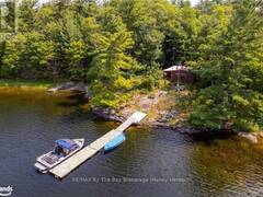 15548 GEORGIAN BAY SHORE Honey Harbour Ontario, P0E 1E0