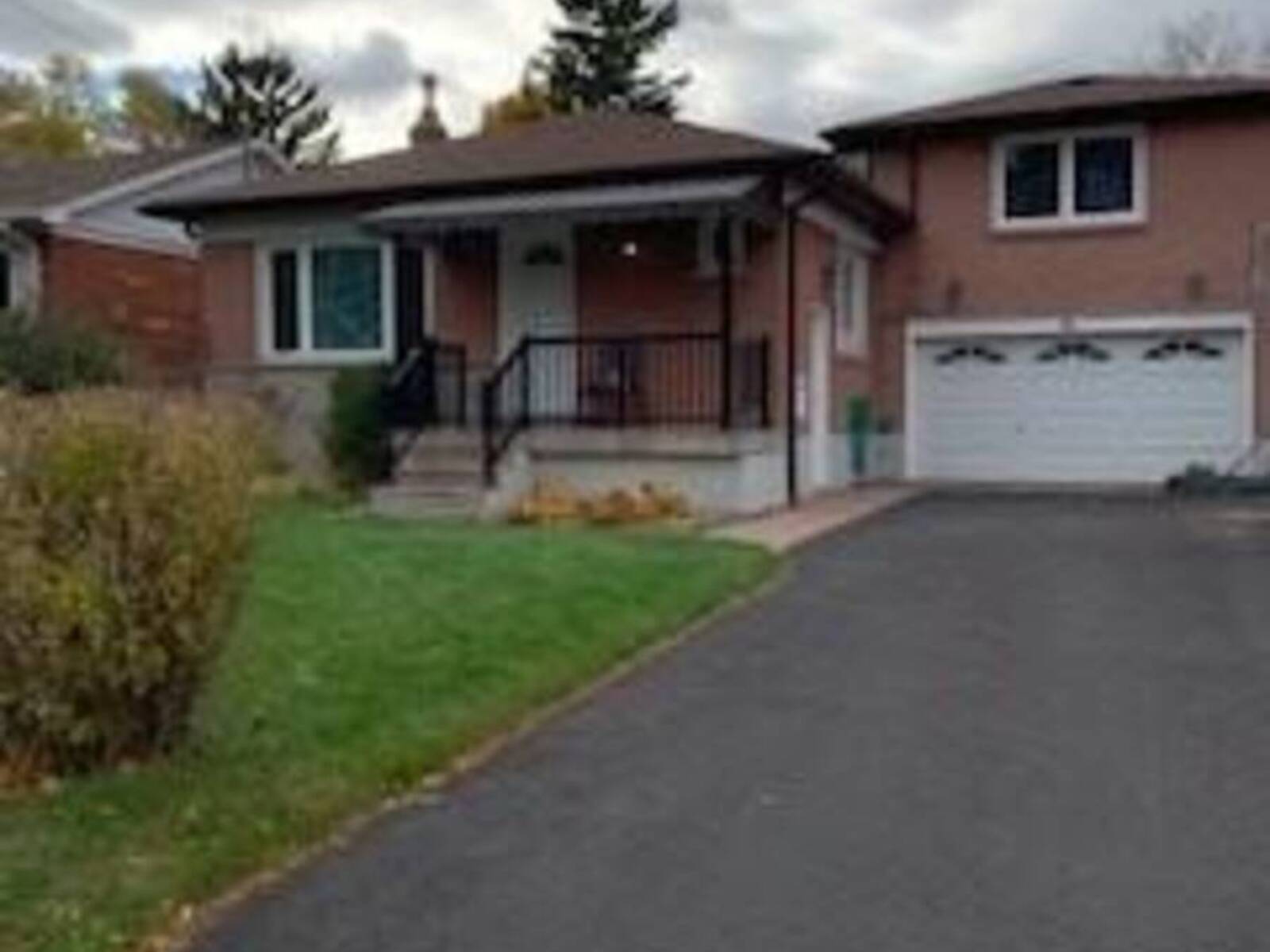 96 KITCHENER Road, Scarborough, Ontario M1E 2X7