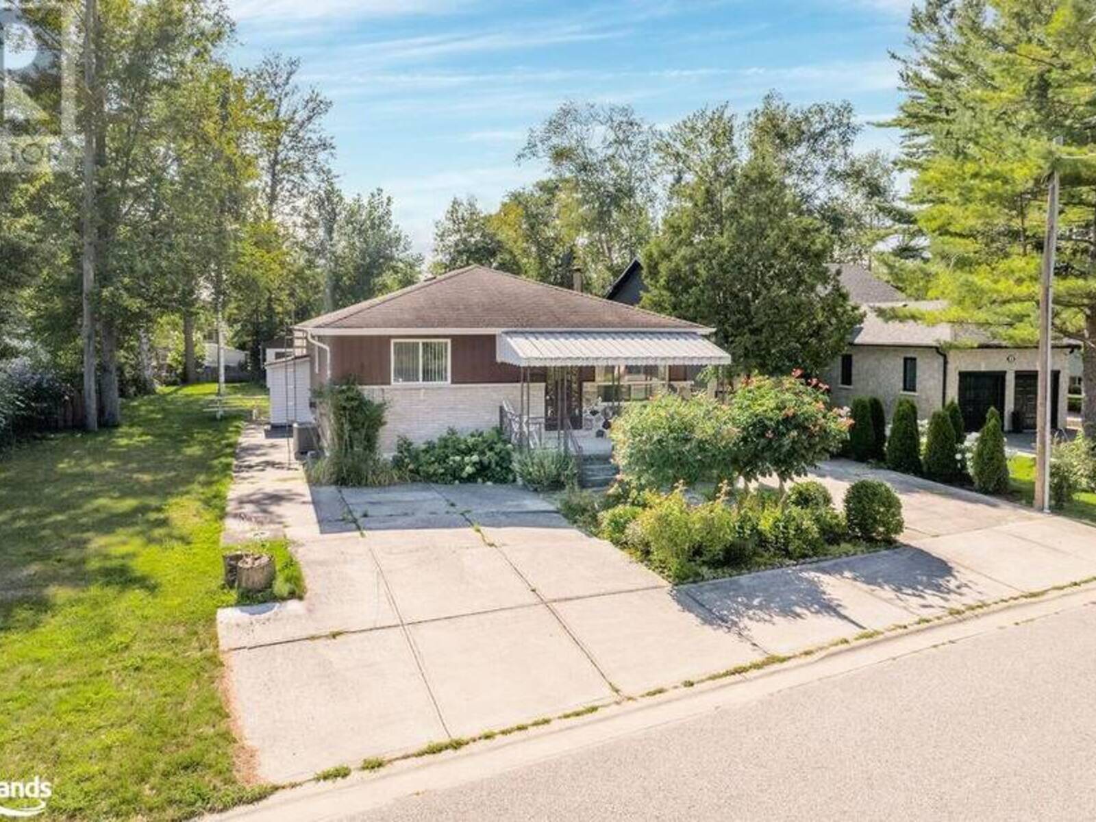 32 57TH Street S, Wasaga Beach, Ontario L9Z 1W5