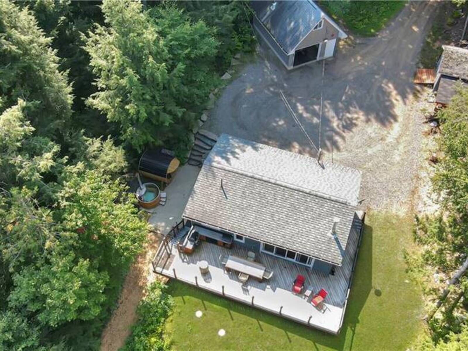 1192 CHARLIE GEORGE LAKE Drive, Haliburton, Ontario K0L 1X0