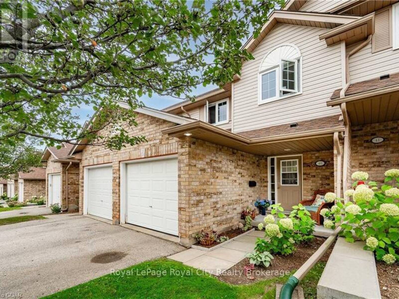 40 - 31 SCHRODER CRESCENT, Guelph, Ontario N1E 7M6