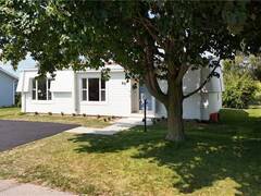 44 WILMOT Trail Newcastle Ontario, L1B 1B8