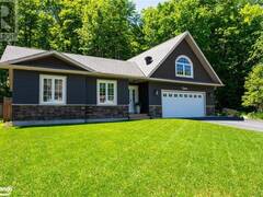 18 MACARTHUR Drive Bracebridge Ontario, P1L 0A8