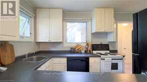 27 BLUEWATER DRIVE | Goderich Ontario | Slide Image Nine