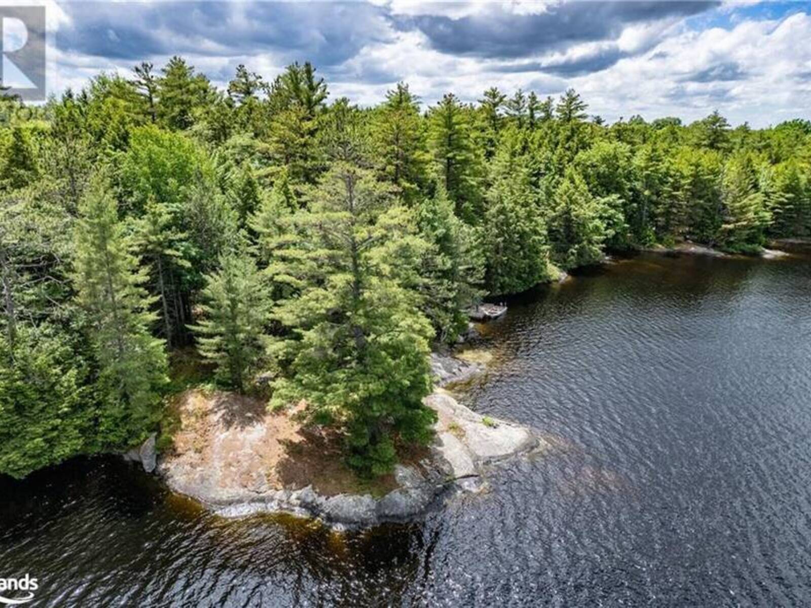 15KL2 KAHSHE Lake, Gravenhurst, Ontario P0E 1G0