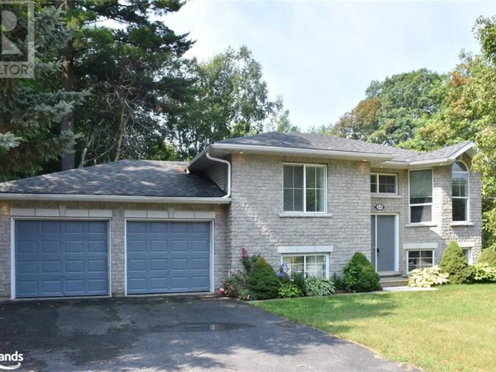 2A SILVER BIRCH Avenue, Wasaga Beach, Ontario L9Z 2W5